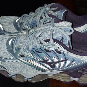 Mizuno Tennis Shoes, size 10, pink and blue